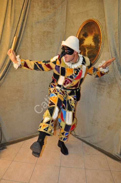 Arlecchino-Commedia-dell'Arte-Costume (1)