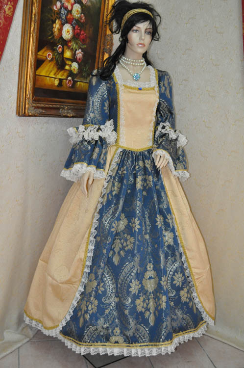 Costume