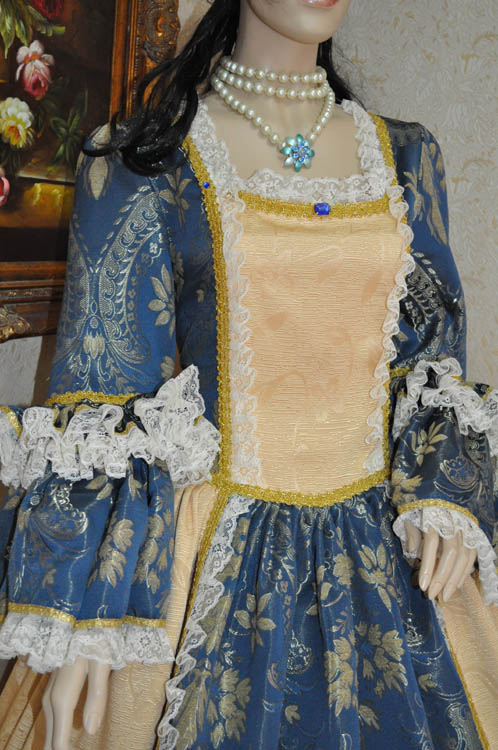 Costume