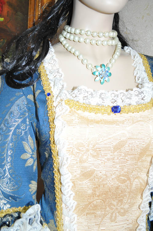Costume