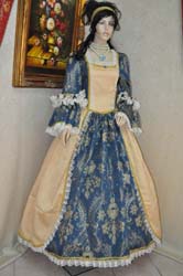 Costume