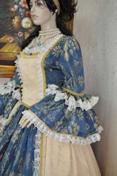 Costume