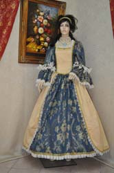 Costume