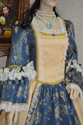 Costume