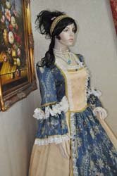 Costume
