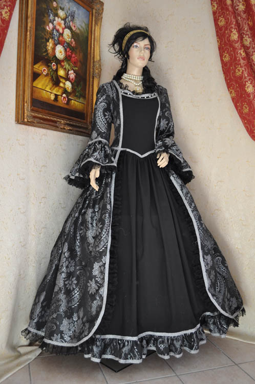 costume
