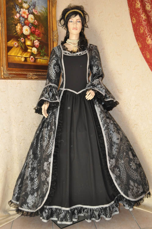 costume