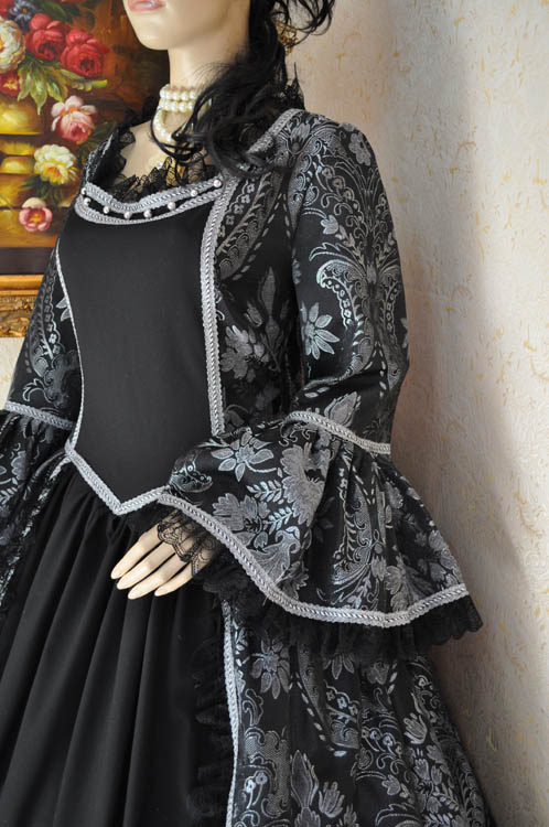 costume