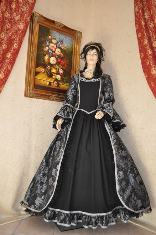 costume