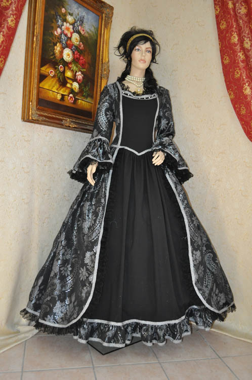 costume
