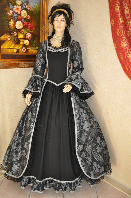 costume