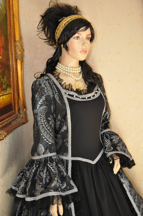 costume