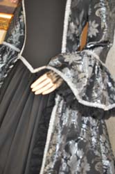 costume