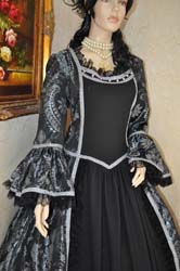 costume
