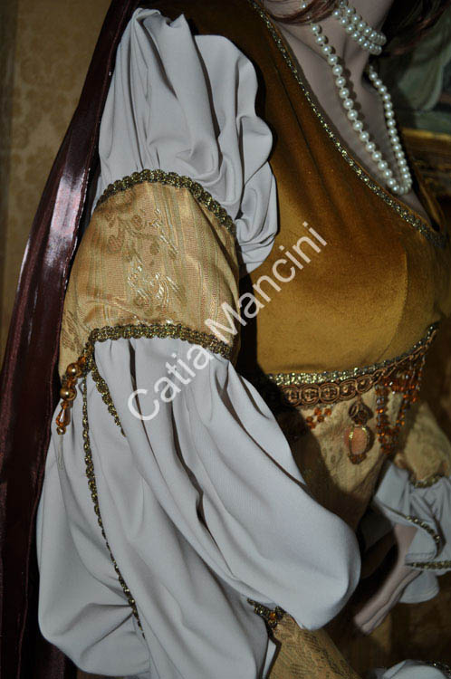 Donna del Medioevo (11)