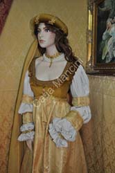 Vestito Femminile del Medioevo (1)