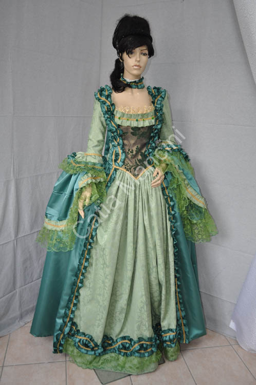 Carnival clothing Venice Italy (1)