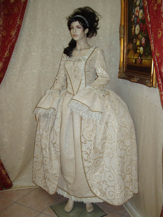 Costume