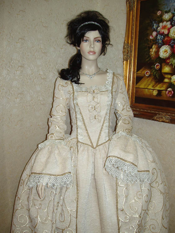Costume