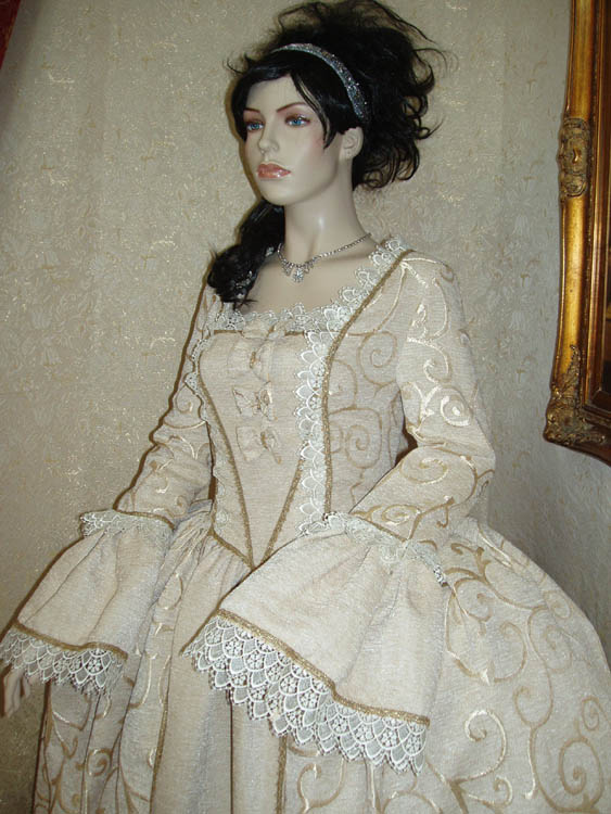 Costume