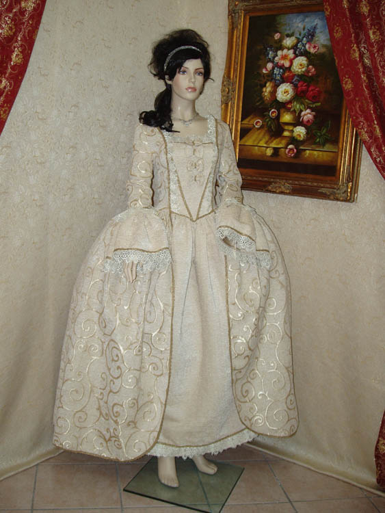Costume