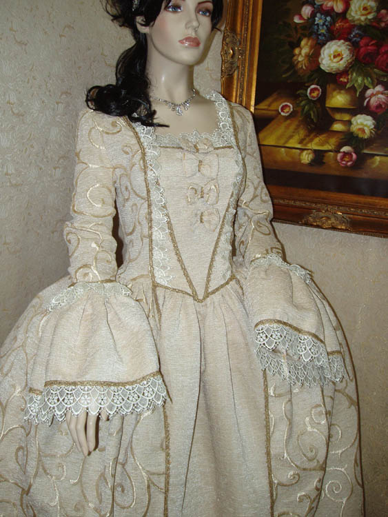 Costume