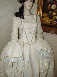 Costume