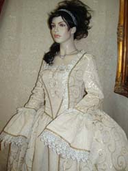 Costume