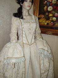 Costume