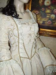 Costume