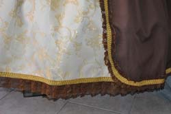 700-Costume
