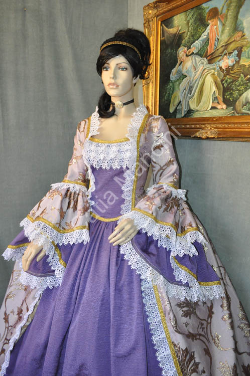 Abbigliamento Femminile 1700 (1)