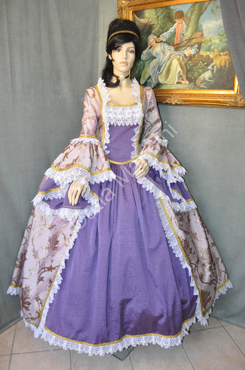 Abbigliamento Femminile 1700 (2)