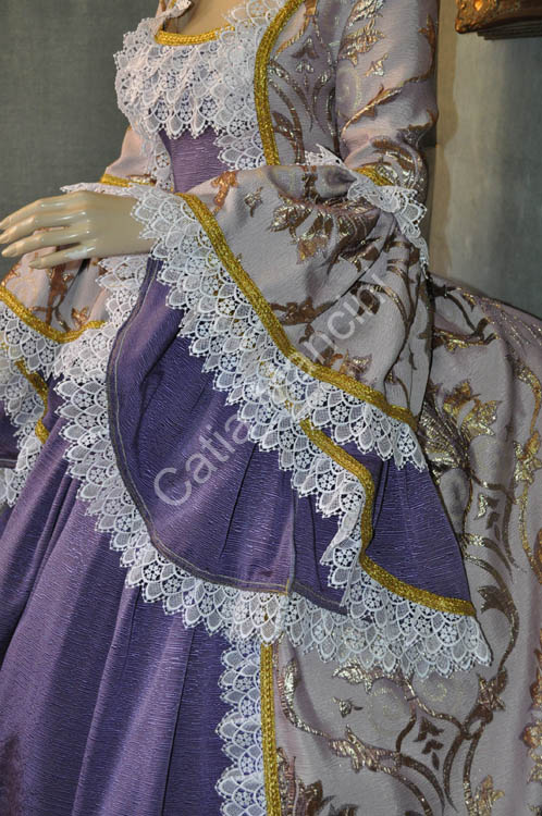 Abbigliamento Femminile 1700 (4)
