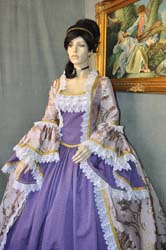 Abbigliamento Femminile 1700 (1)