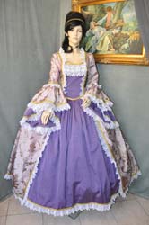 Abbigliamento Femminile 1700 (2)