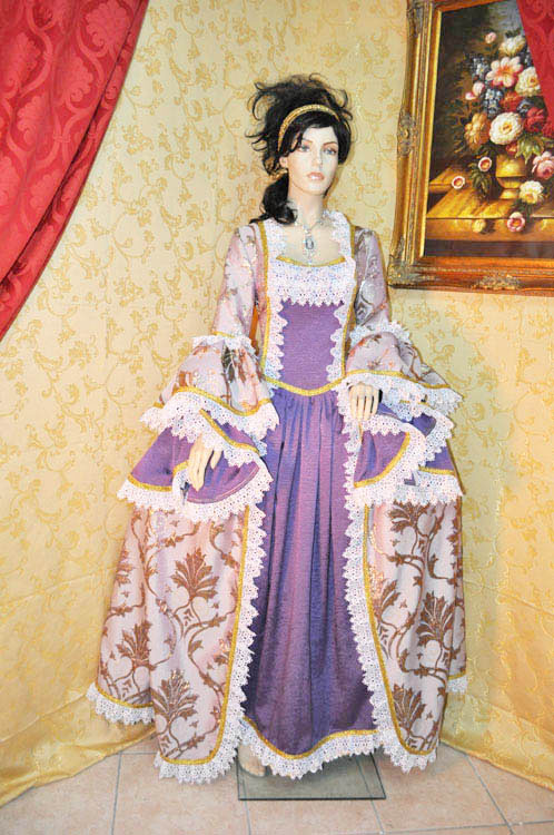 Costume