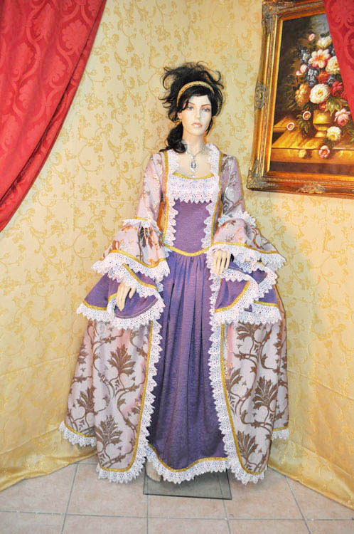 Costume