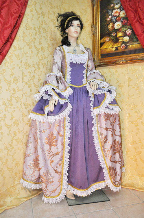 Costume
