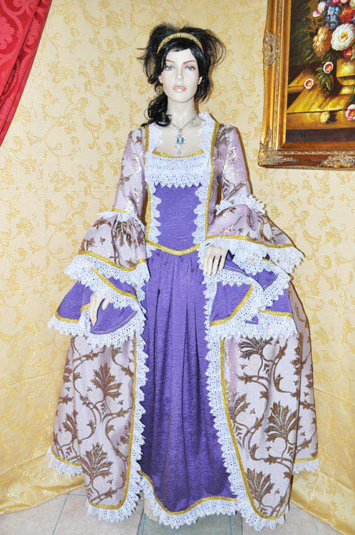 Costume