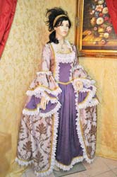 Costume