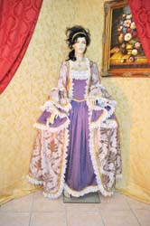 Costume