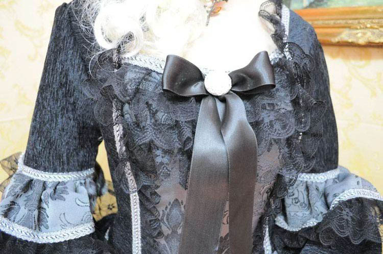 Costume