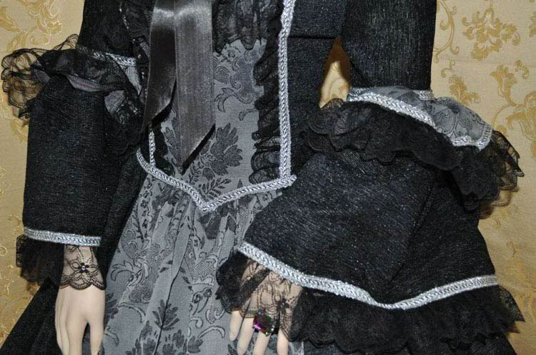 Costume