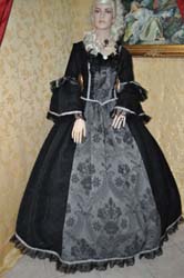 Costume