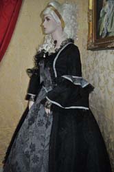 Costume
