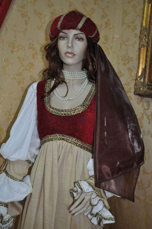 Costume