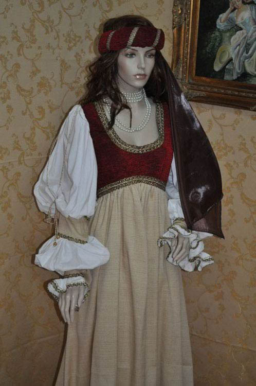Costume