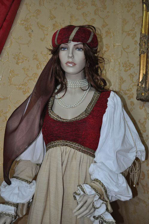 Costume