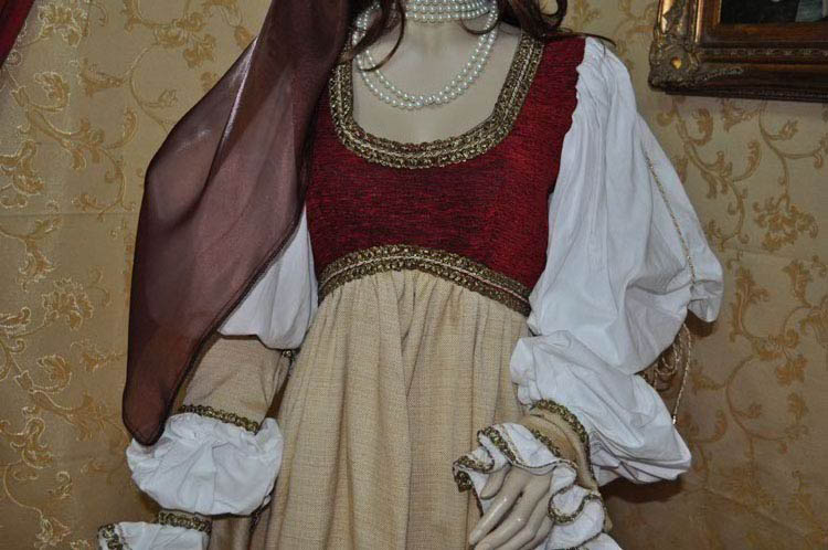 Costume